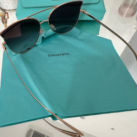 Tiffany & Co. Cat-eyes Sunglasses TF3064 - Picture 3 of 5